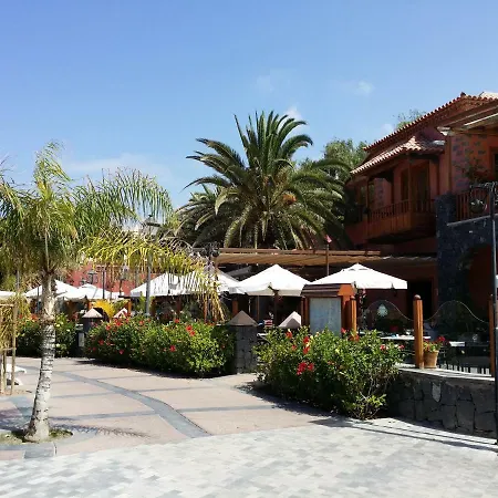 Vila Roque Conde 4 With Private Pool, Large Terrace, Sea-view, Wifi, Bbq, Dishwasher, Garage, Sat-tv *