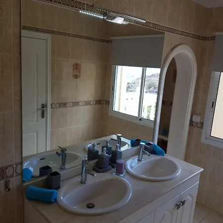 Vila Roque Conde 4 With Private Pool, Large Terrace, Sea-view, Wifi, Bbq, Dishwasher, Garage, Sat-tv